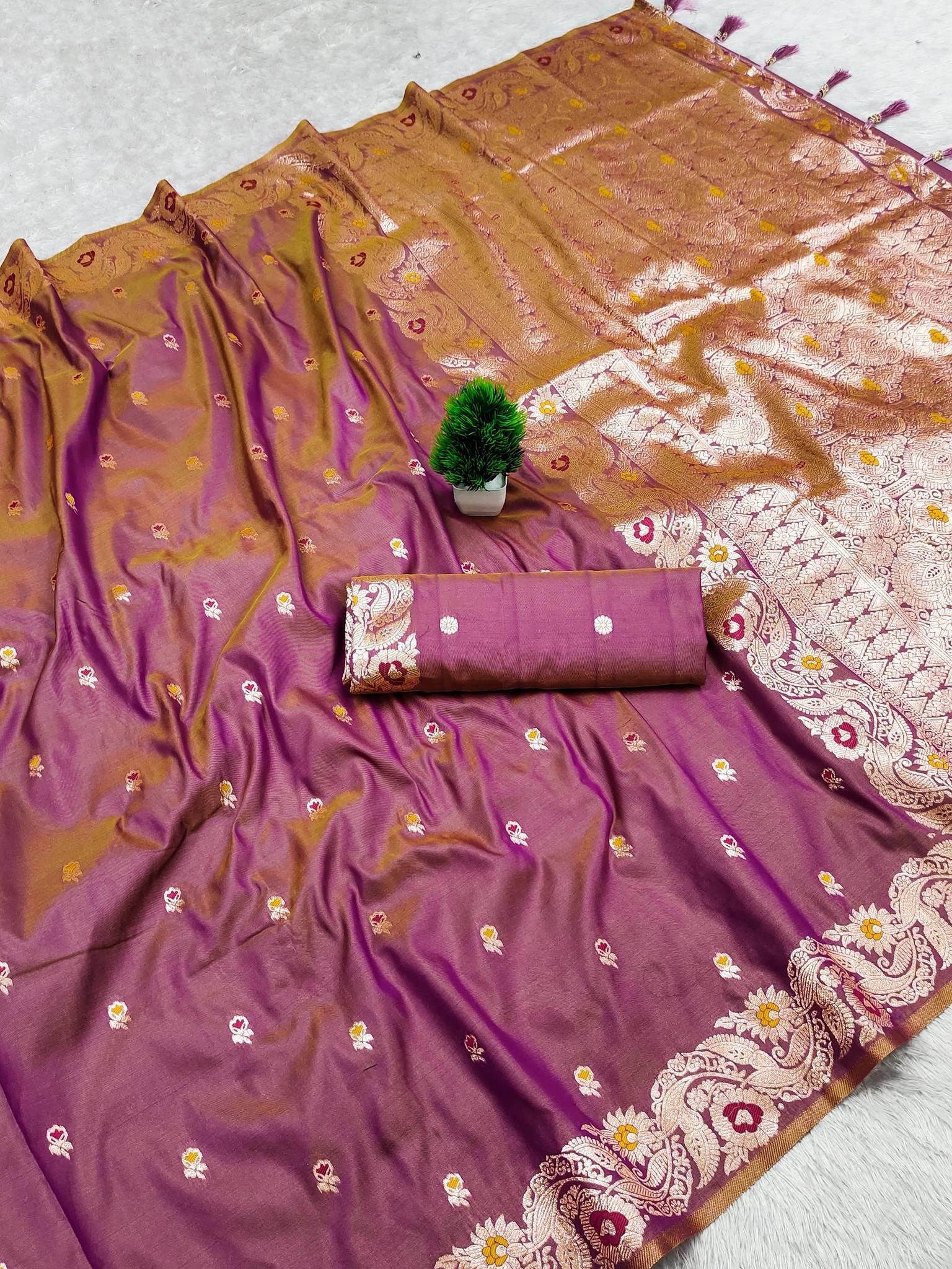 Lilac Colour Shahi Banarasi Silk Saree with Meenakari Rich Pallu